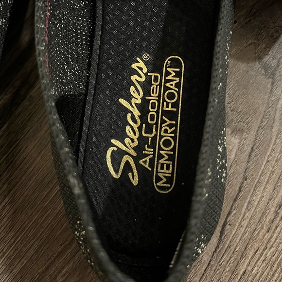 Skechers Women's Black Bow Flats - Picture 4 of 9